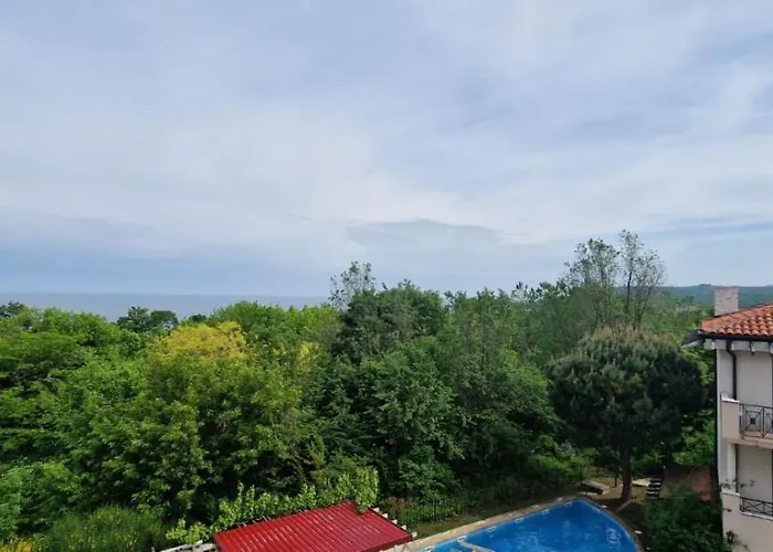 In The Cliff Bay Appartement